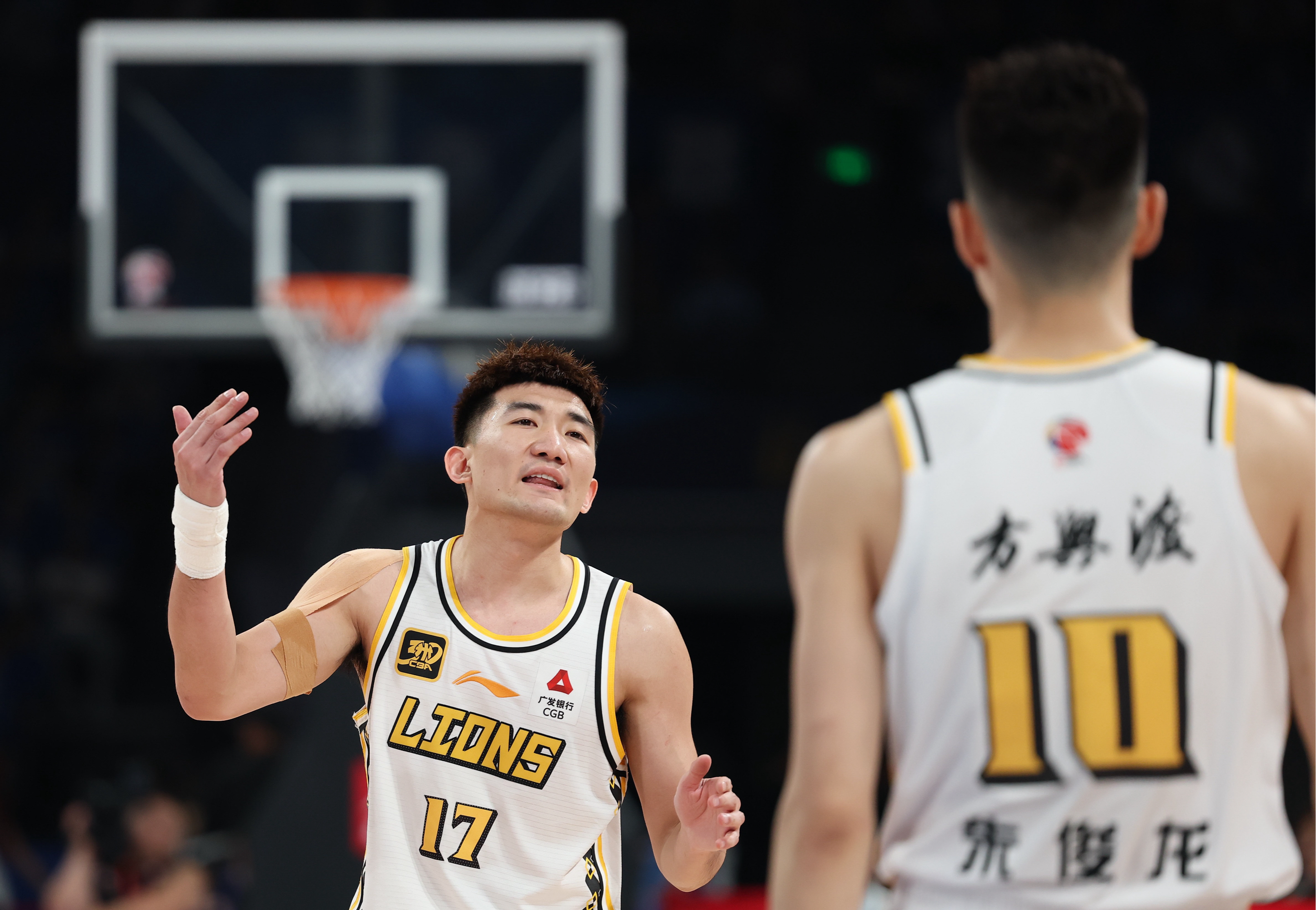趣体育入口 -NBA总决赛今晨再迎强敌；波尔图绝杀压哨；主帅态度：赛场秩序良好；训练强度明显提升的简单介绍
