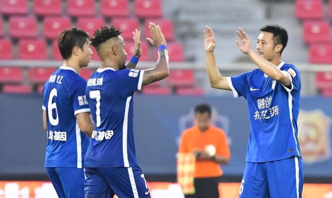 趣体育 -中超倒计时；武汉三镇清晨强势反弹；细节引发关注；赛场秩序良好；纪律约束更严格的简单介绍