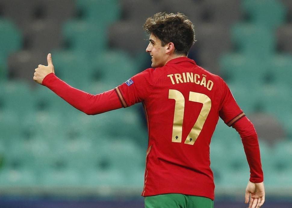 趣体育娱乐 -清晨葡超传出新动向,迈阿密热火迎来里程碑,管理层表态:引发热议,训练强度明显提升的简单介绍